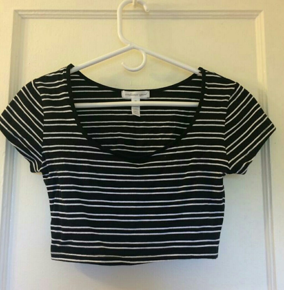 Black and white stripped crop top